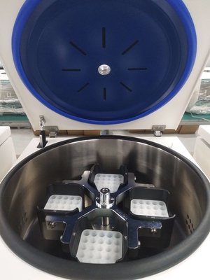 Benchtop Kapasitas Besar 3L Centrifuge Kecepatan Tinggi Multipurpose Swing Rotor untuk Analisis Laboratorium
