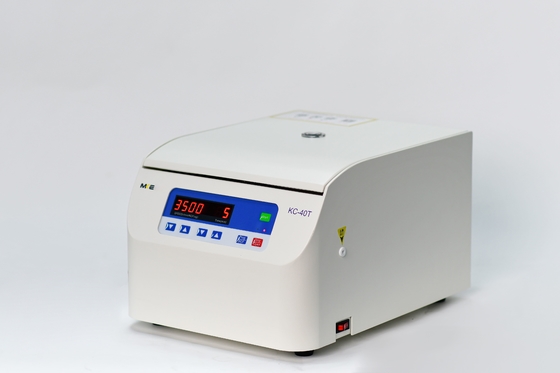 Diam &amp; Efisien Labtech Meja Atas Kecepatan Rendah Centrifuge Kecepatan Maksimum 4000 RPM Dan Tingkat Kebisingan ≤55dB ((A)